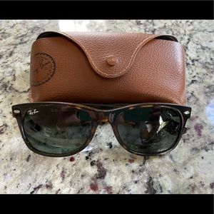 Ray-Ban New Wayfarer classic unisex sunglasses